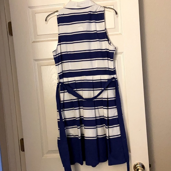 Summery semi formal blue and white dress - Picture 2 of 3